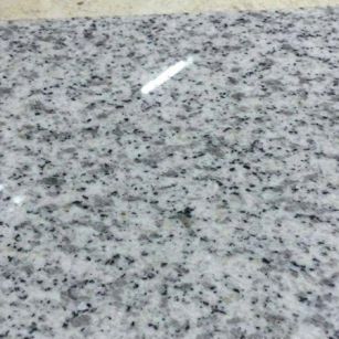 平凉芝麻白光面