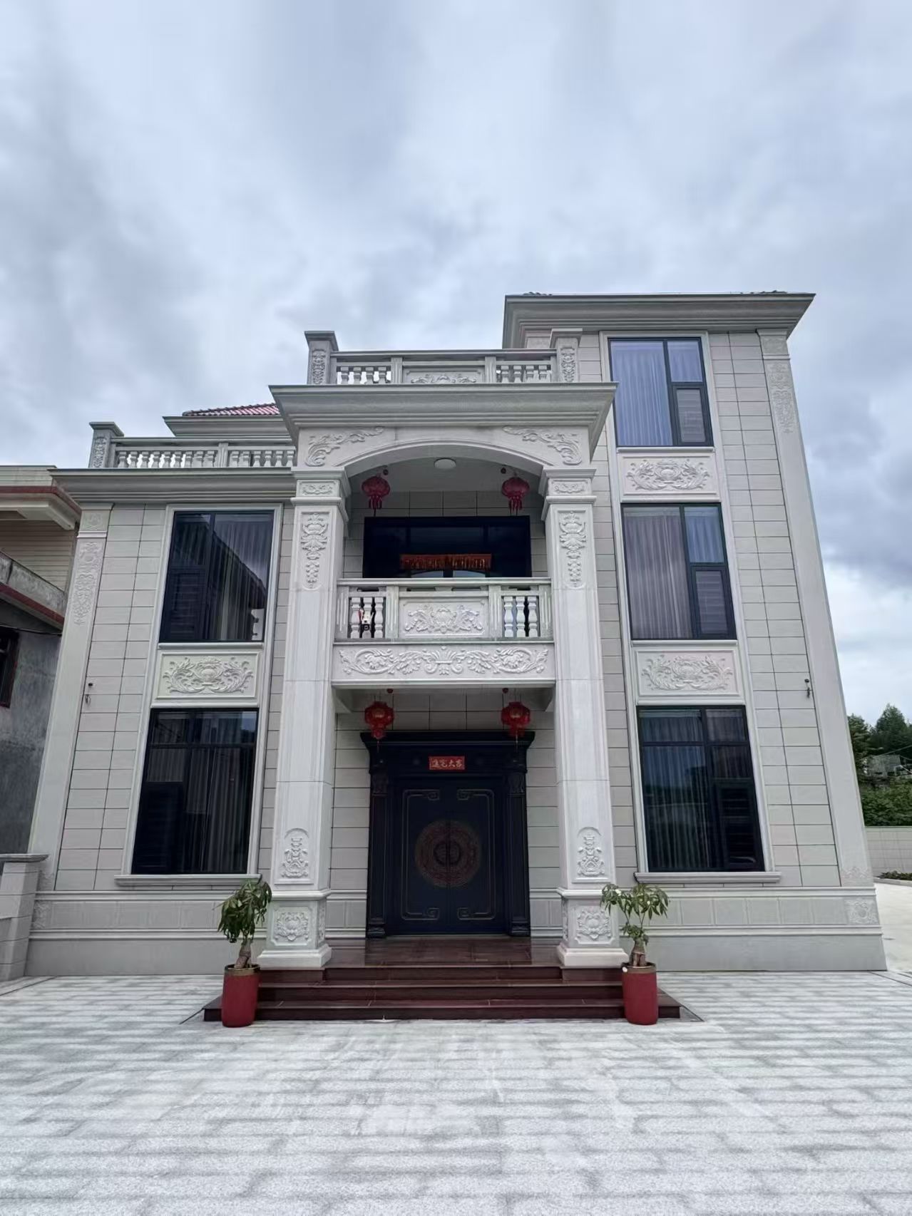 平凉 芝麻白石材别墅干挂案例展示