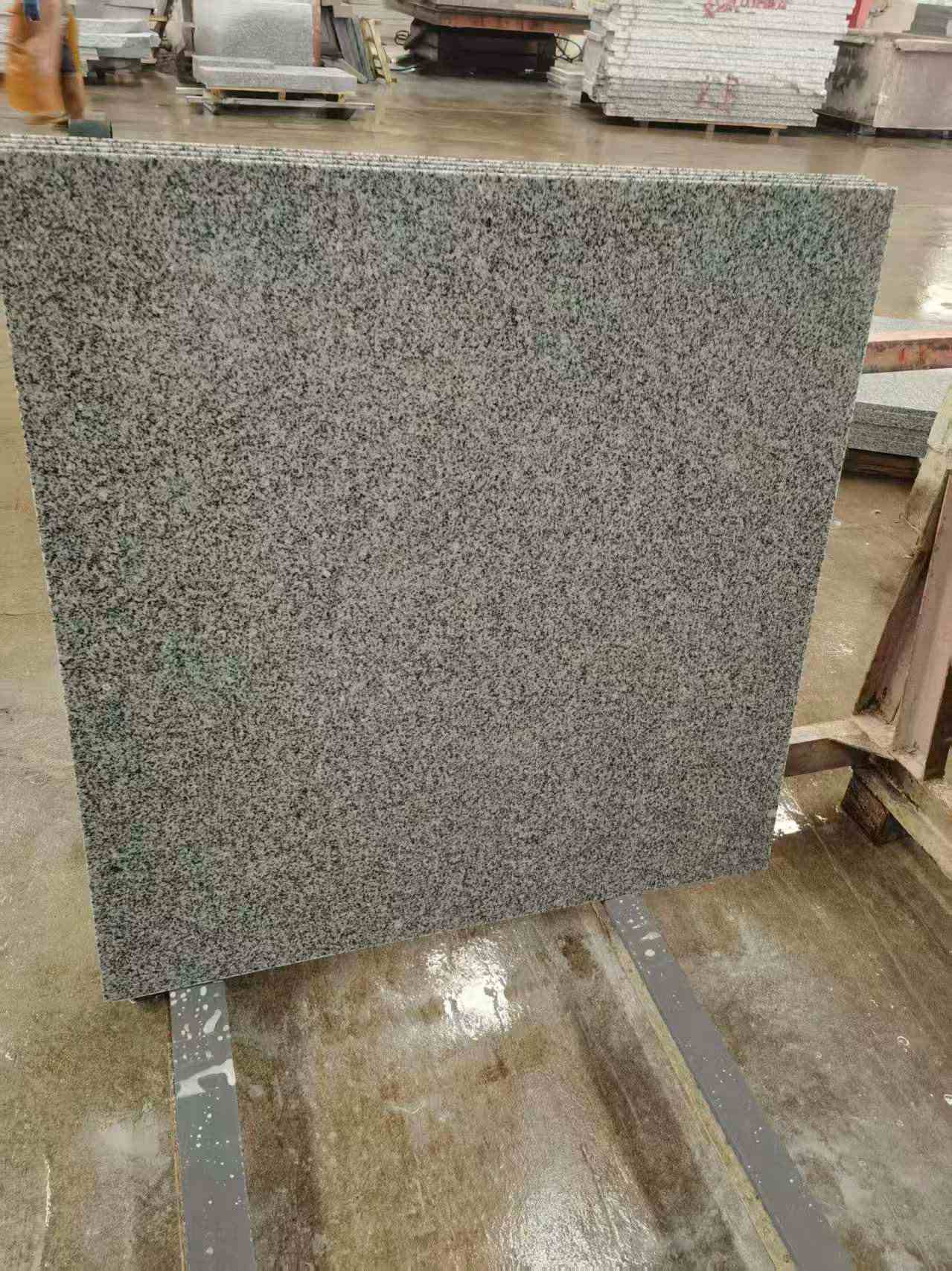 平凉 芝麻白光面900*900，高地铁标准