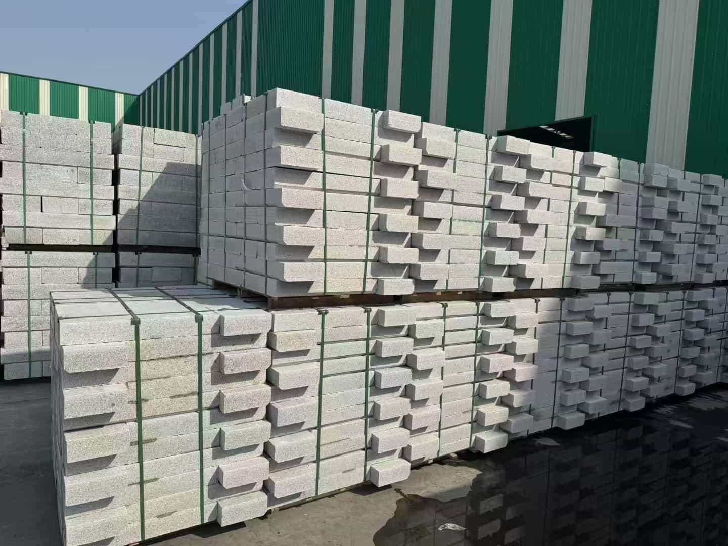 平凉芝麻白路沿石