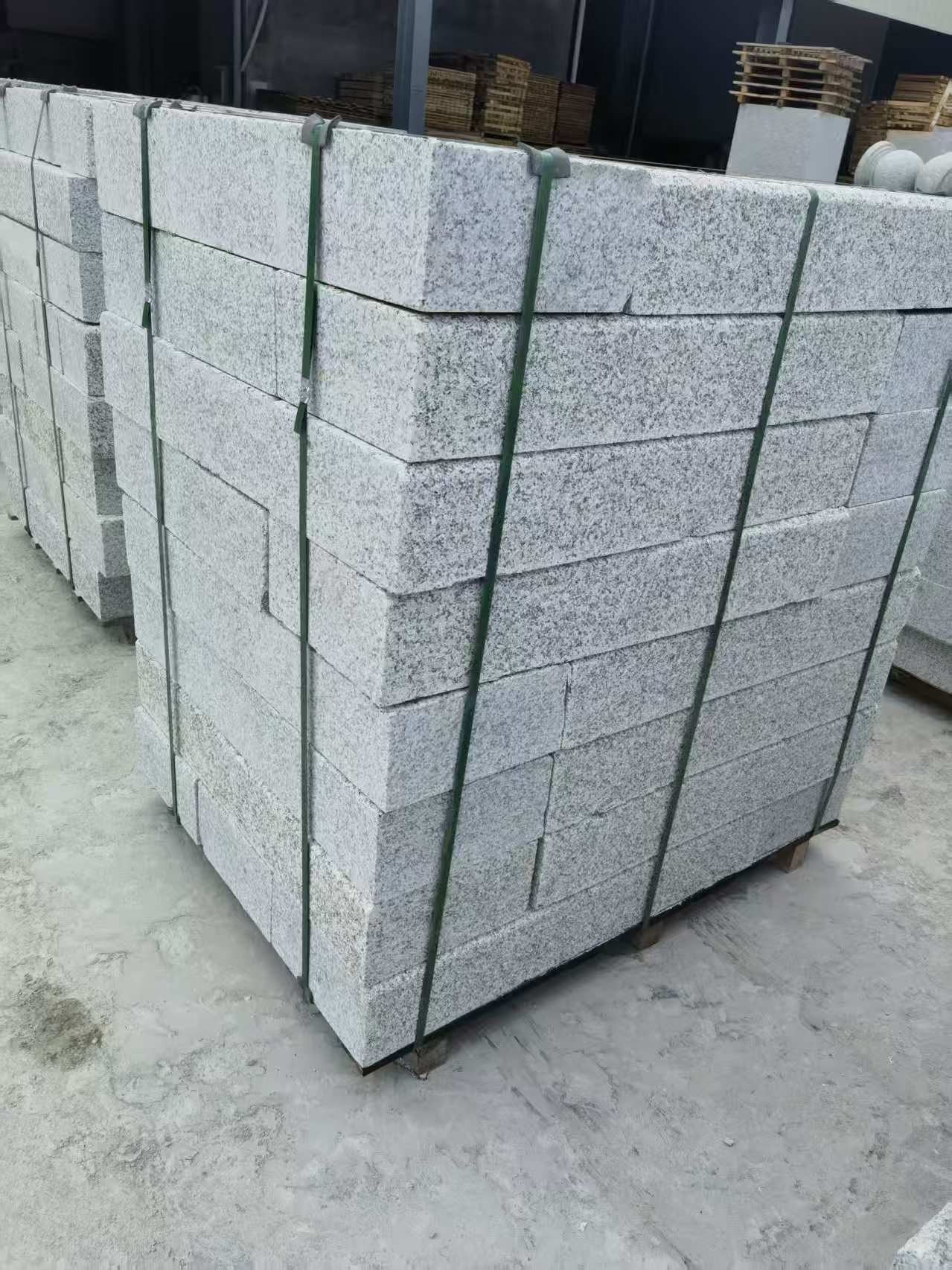 平凉 芙蓉白火烧两面路沿石