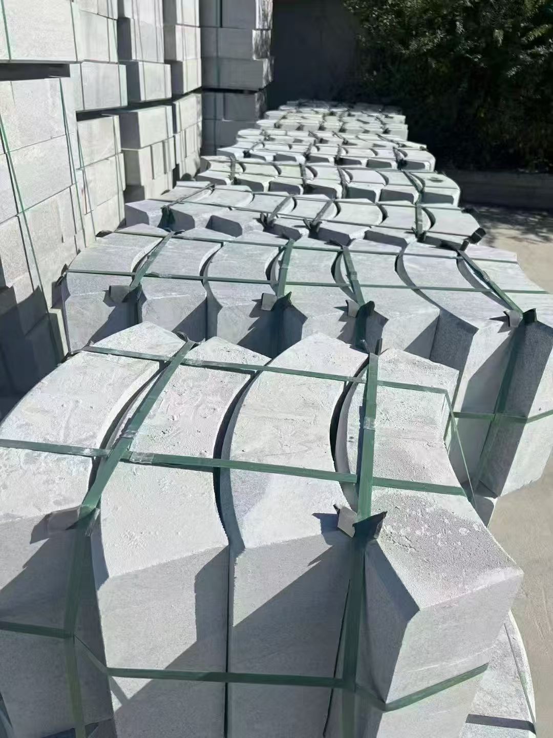 平凉 芝麻灰弧形路沿石