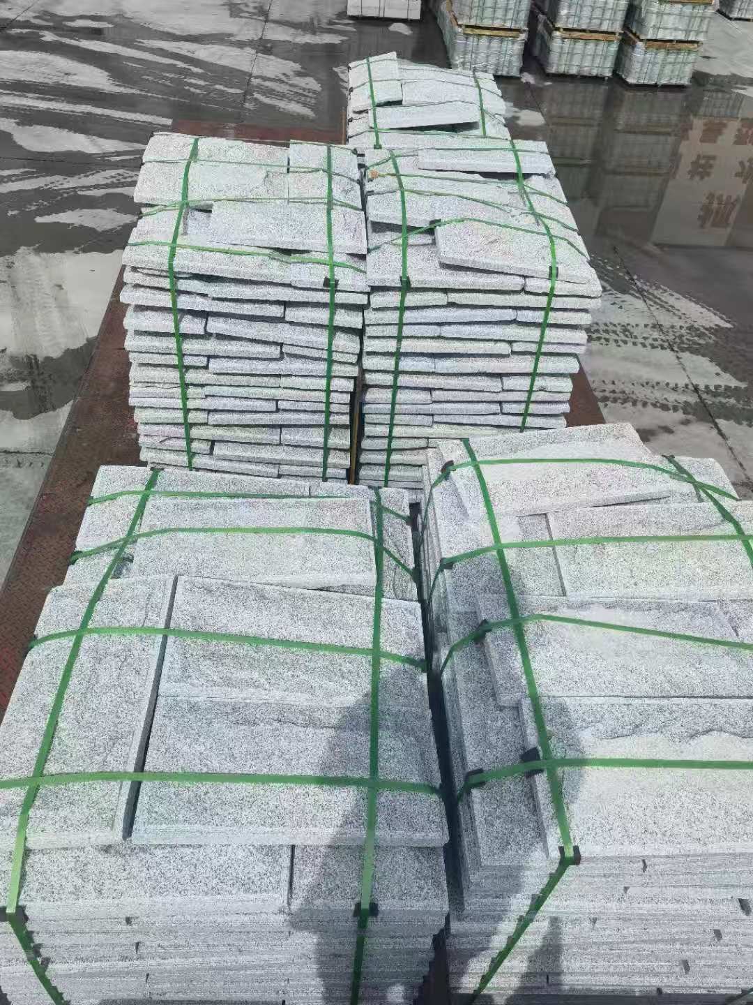 平凉 芝麻白蘑菇石装车出货