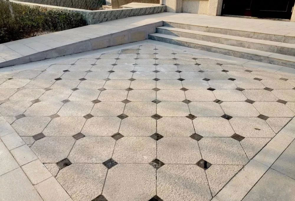 平凉黄金麻花岗岩「地面」石材铺装案例