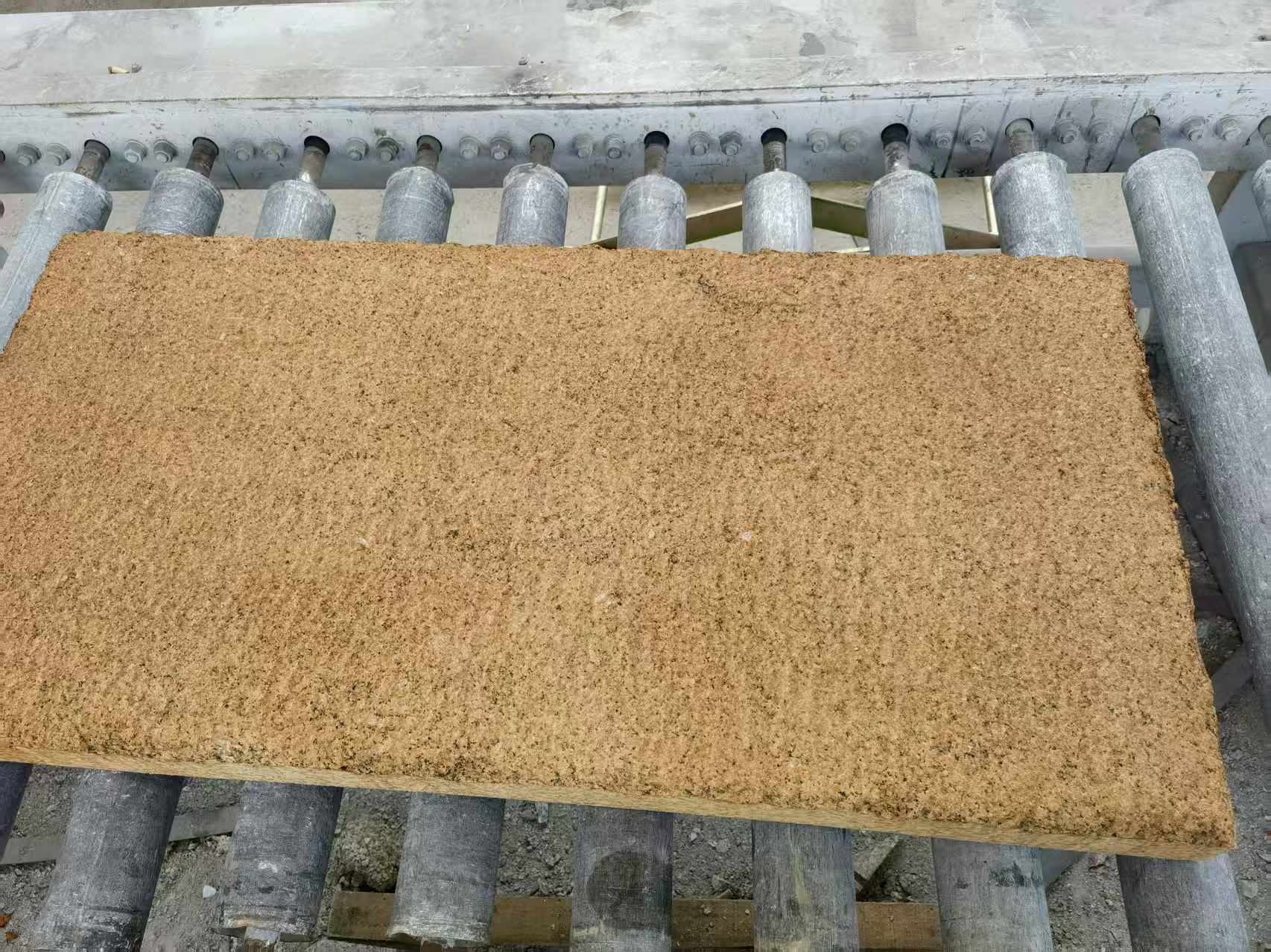 平凉 菠萝面老石板，做旧仿古石，流水线生产加工